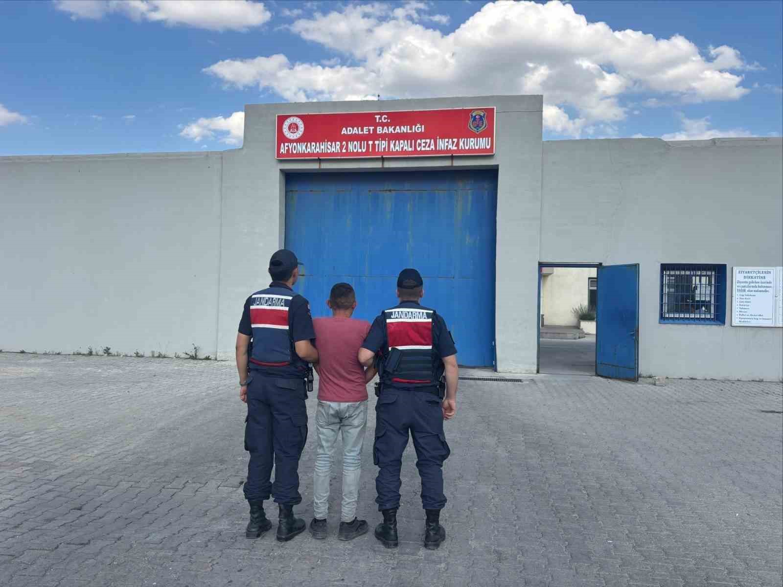 Jandarmadan operasyon: Aranan 35 şahıs yakalandı