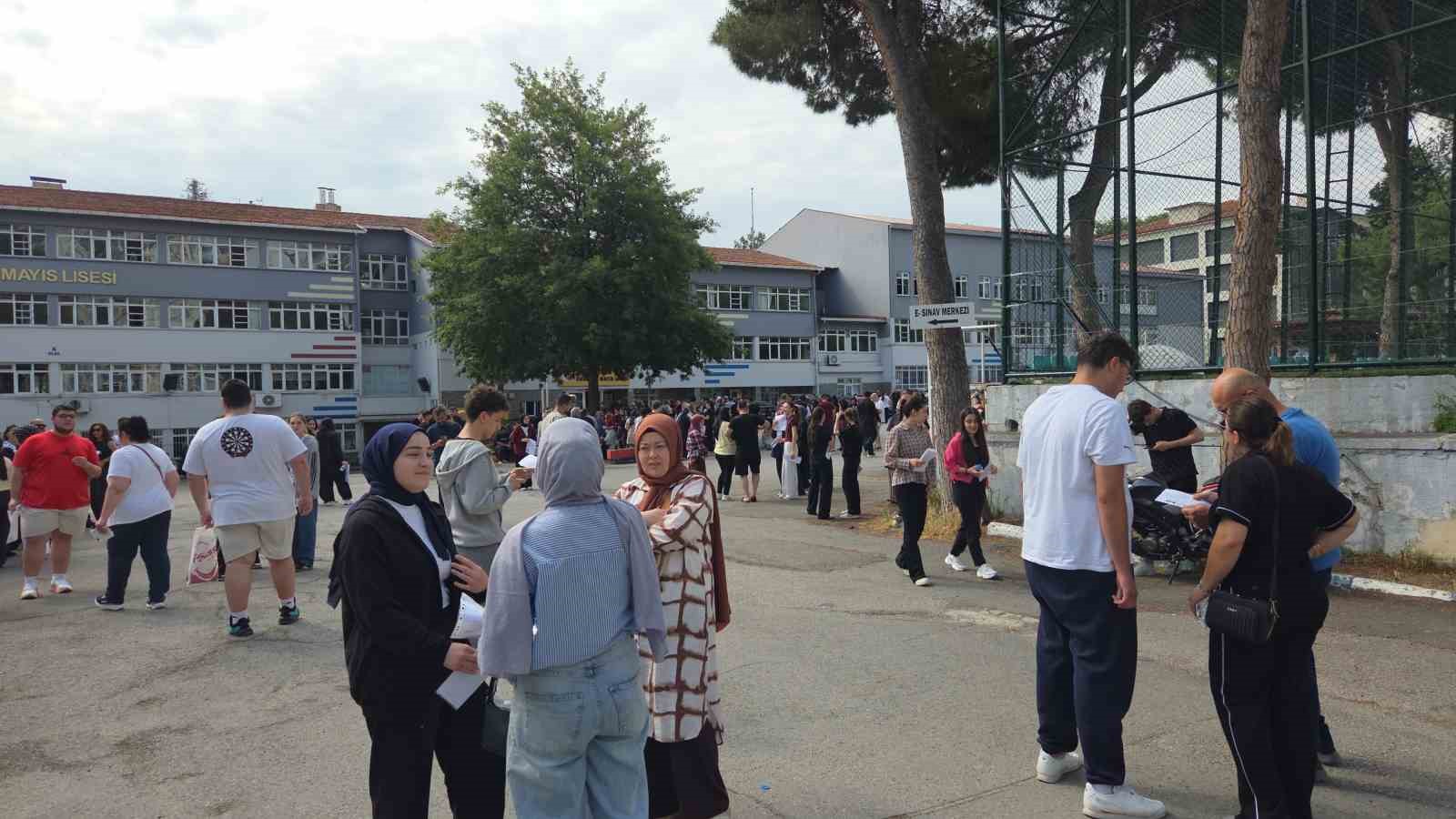 Ehliyet ve kimlik krizi YKS öncesi öğrenciyi bayılttı