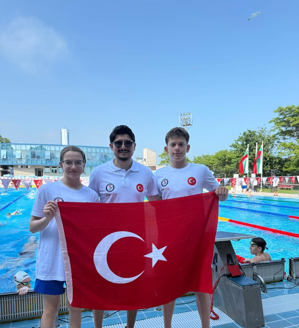 Yıldırımlı genç yüzücüler Türkiye’nin gururu oldu