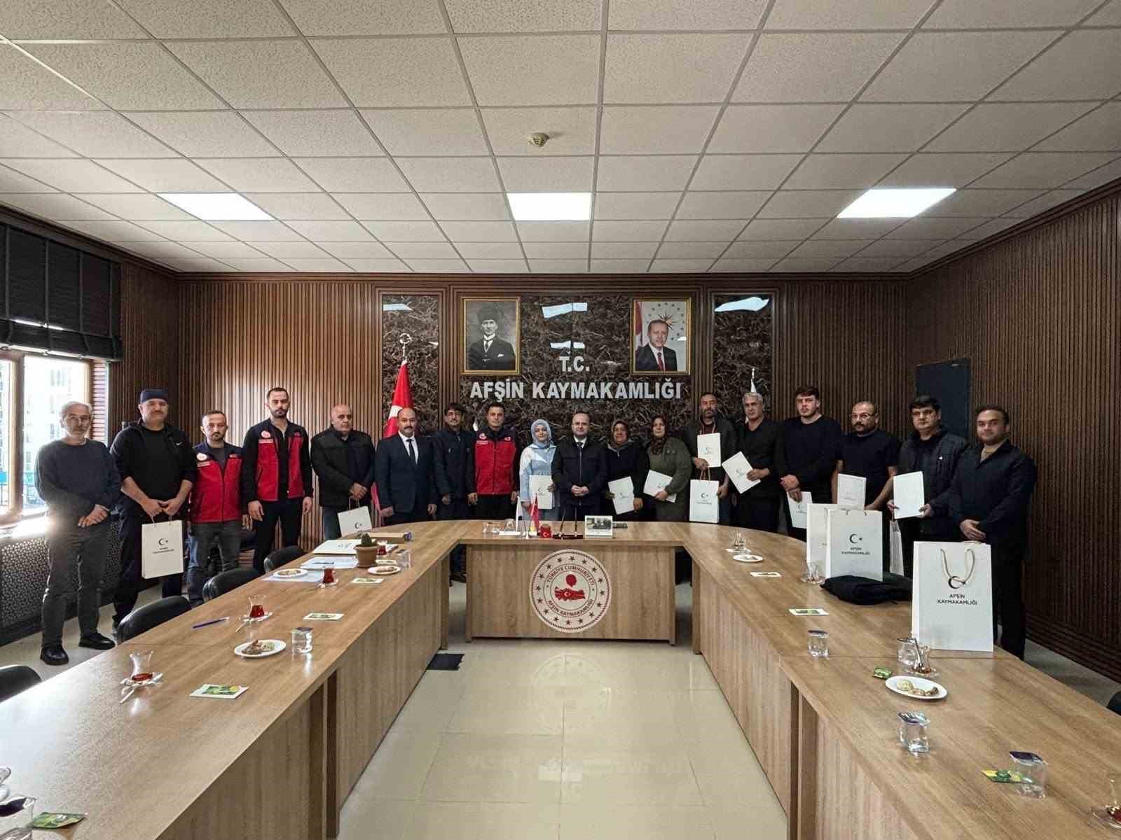 KAHRAMANMARAŞ’IN AFŞİN İLÇESİNDE TARIMDA SU TASARRUFUNU ARTIRMAK AMACIYLA DÜZENLENEN ETKİN VE VERİMLİ SULAMA SİSTEMLERİ EĞİTİMİ TAMAMLANDI.