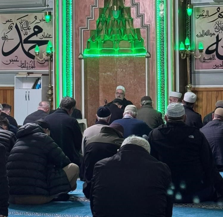 İL MÜFTÜSÜ DİKMEN, GENÇLERLE SABAH NAMAZINDA BULUŞTU