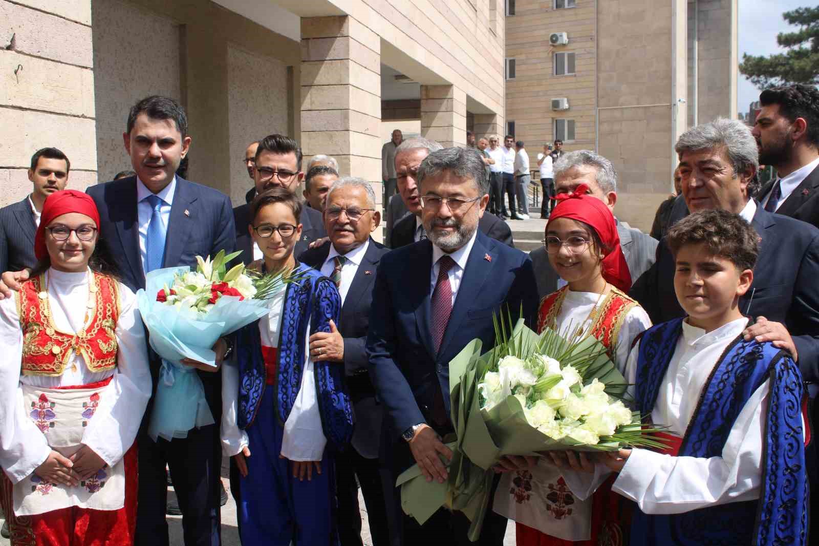 Bakan Kurum ve Yumaklı’dan Kayseri temasları