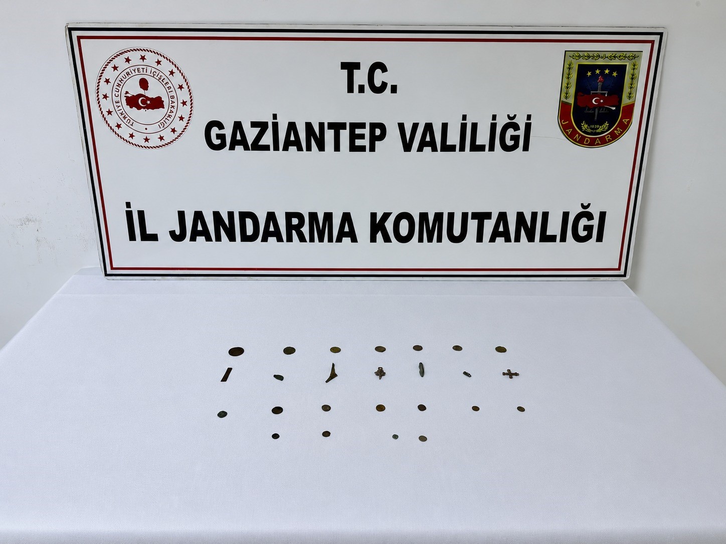 Gaziantep’te 19 adet tarihi eser sikke ele geçirildi: 1 gözaltı