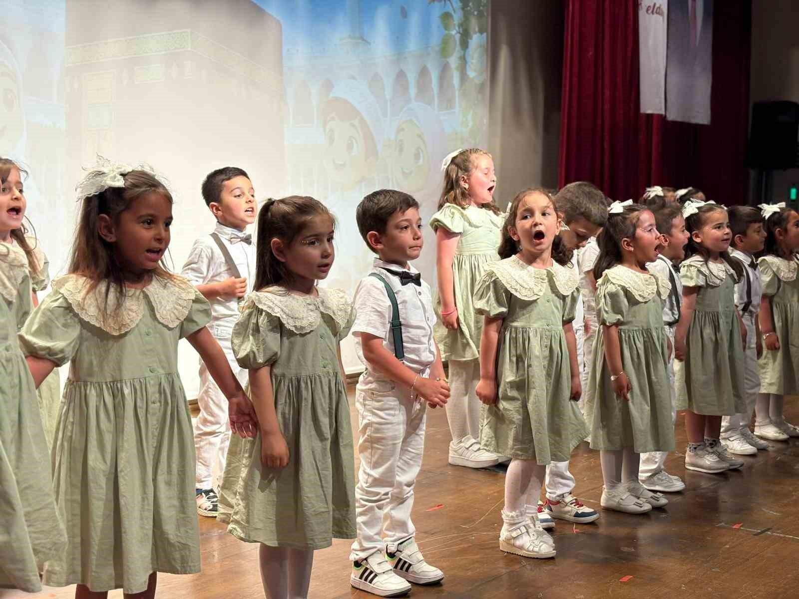 Sincanlı miniklerden yıl sonu gösterisi ve sergisi