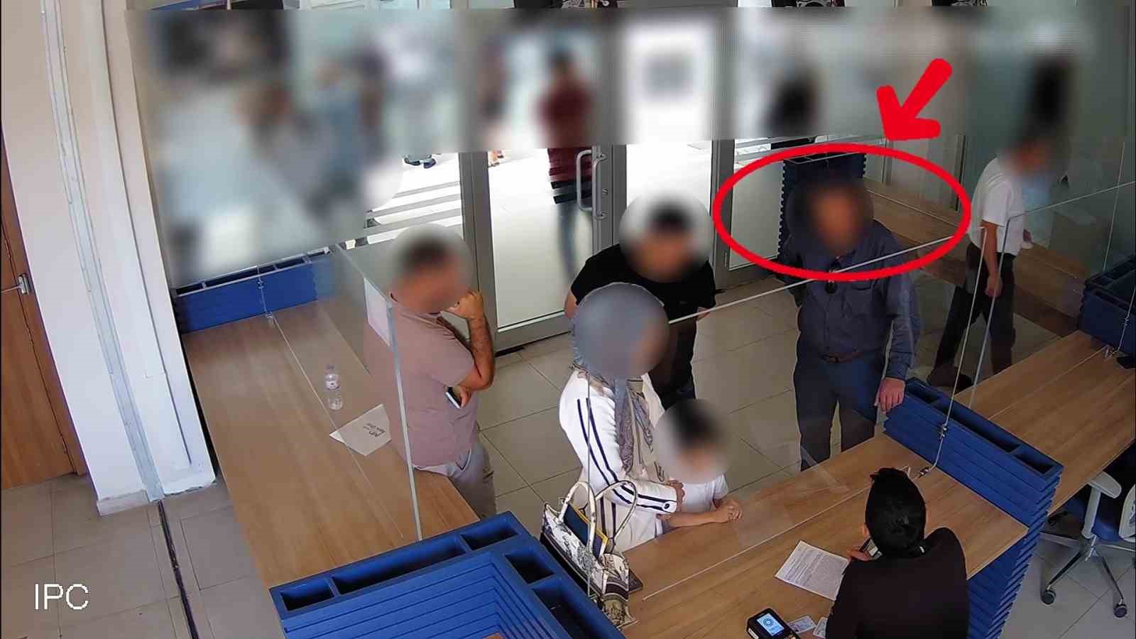 Antalya'da sahte kimlikle gayrimenkul dolandırıcılığı yapan 3 kişi tutuklandı