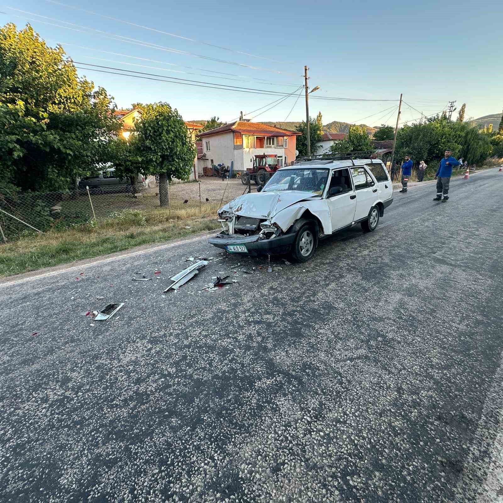Bilecik'te maddi hasarla atlatılan trafik kazası