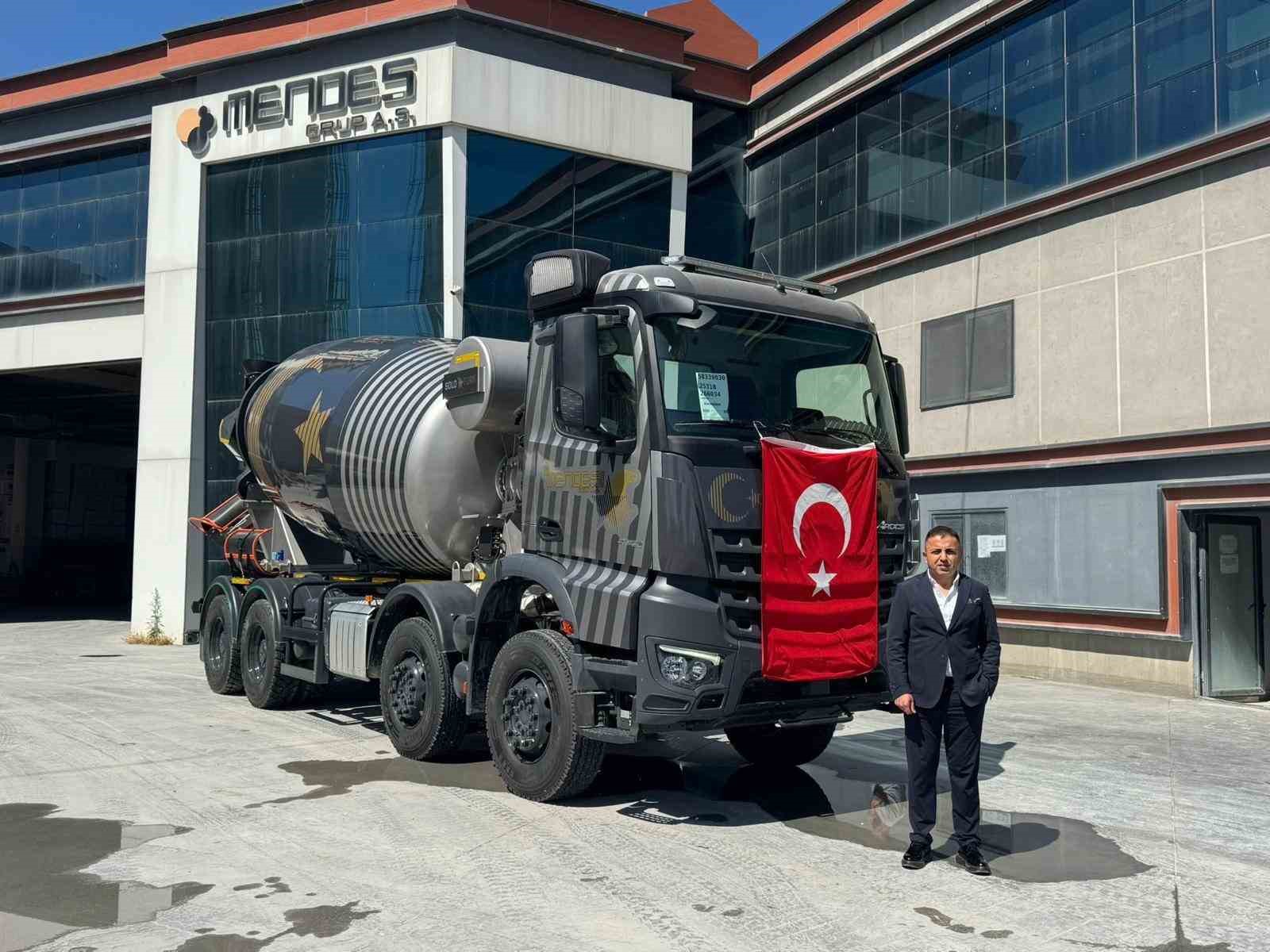 Aydınlı işadamından Solo Türk’e  beton mikserli teşekkür