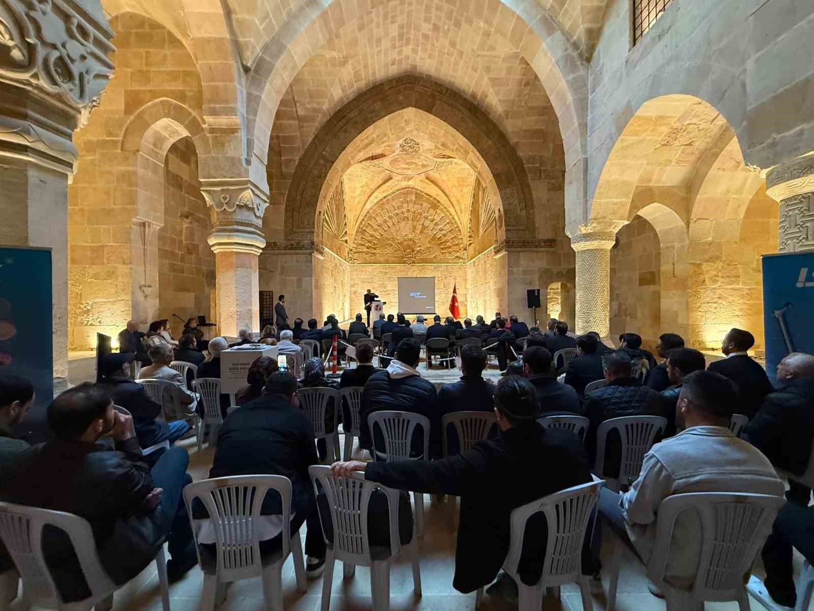 UNESCO DÜNYA MİRASI LİSTESİ’NDE YER ALAN DİVRİĞİ ULU CAMİİ VE DARÜŞŞİFASI, DİZ ARTROZUNDA A’DAN Z’YE TEDAVİ SEÇENEKLERİ TOPLANTISINDA EV SAHİPLİĞİ YAPTI