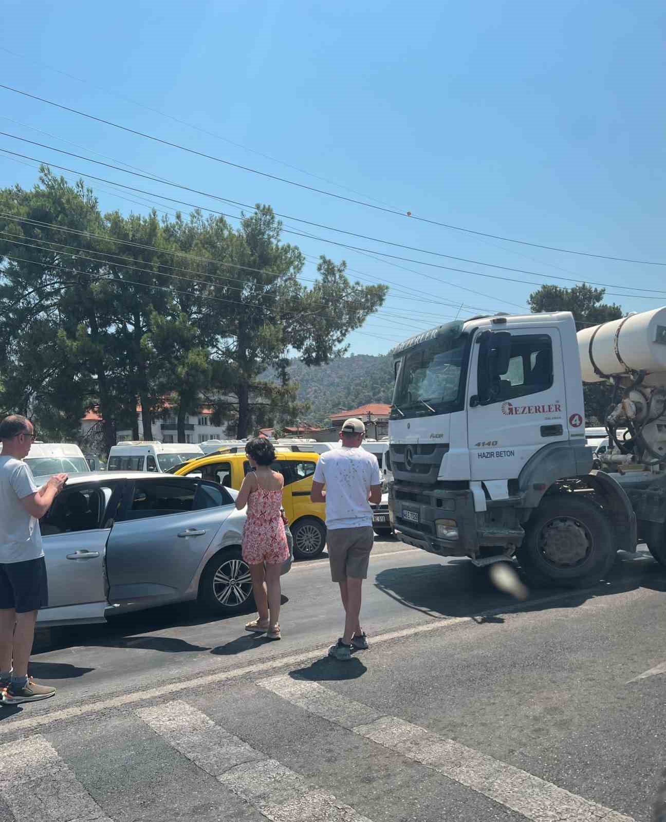 Ortaca'da zincirleme trafik kazası