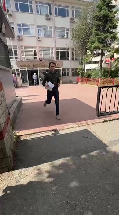 Kimliğini kaybeden adayın imdadına Yunuslar yetişti
