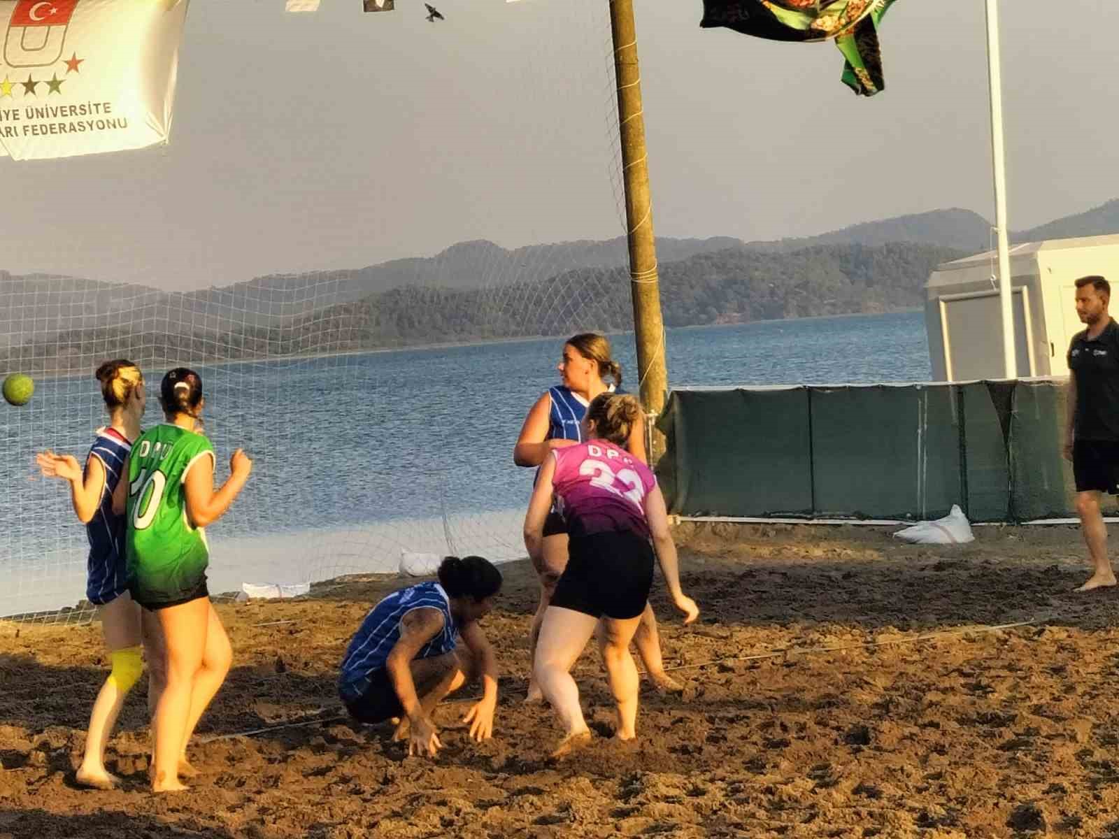 Plaj Hentbolu Köyceğiz'de tüm heyecanı ile devam ediyor