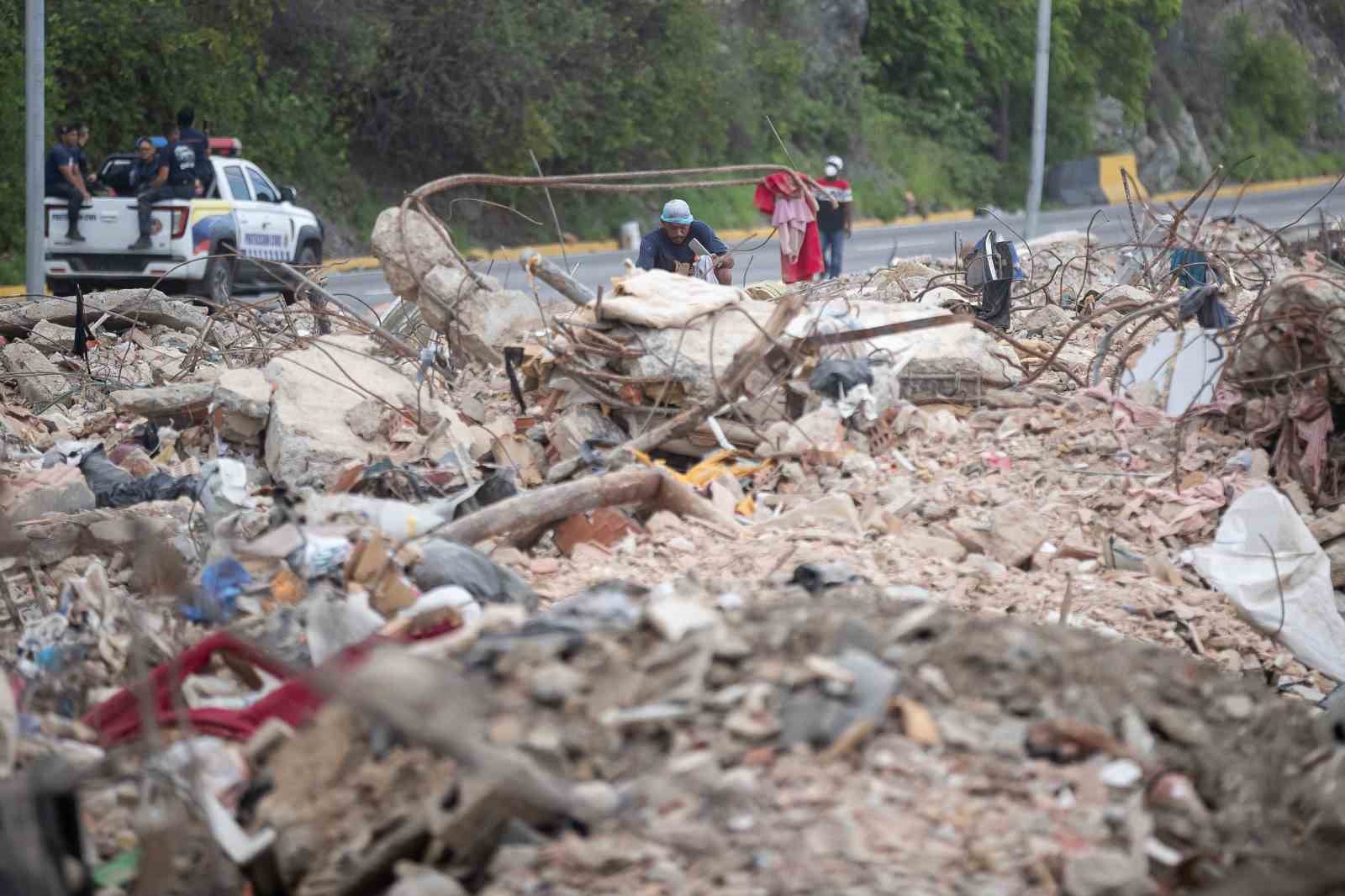 Venezuela'daki depremlerde can kaybı 4 bin 490'a yükseldi