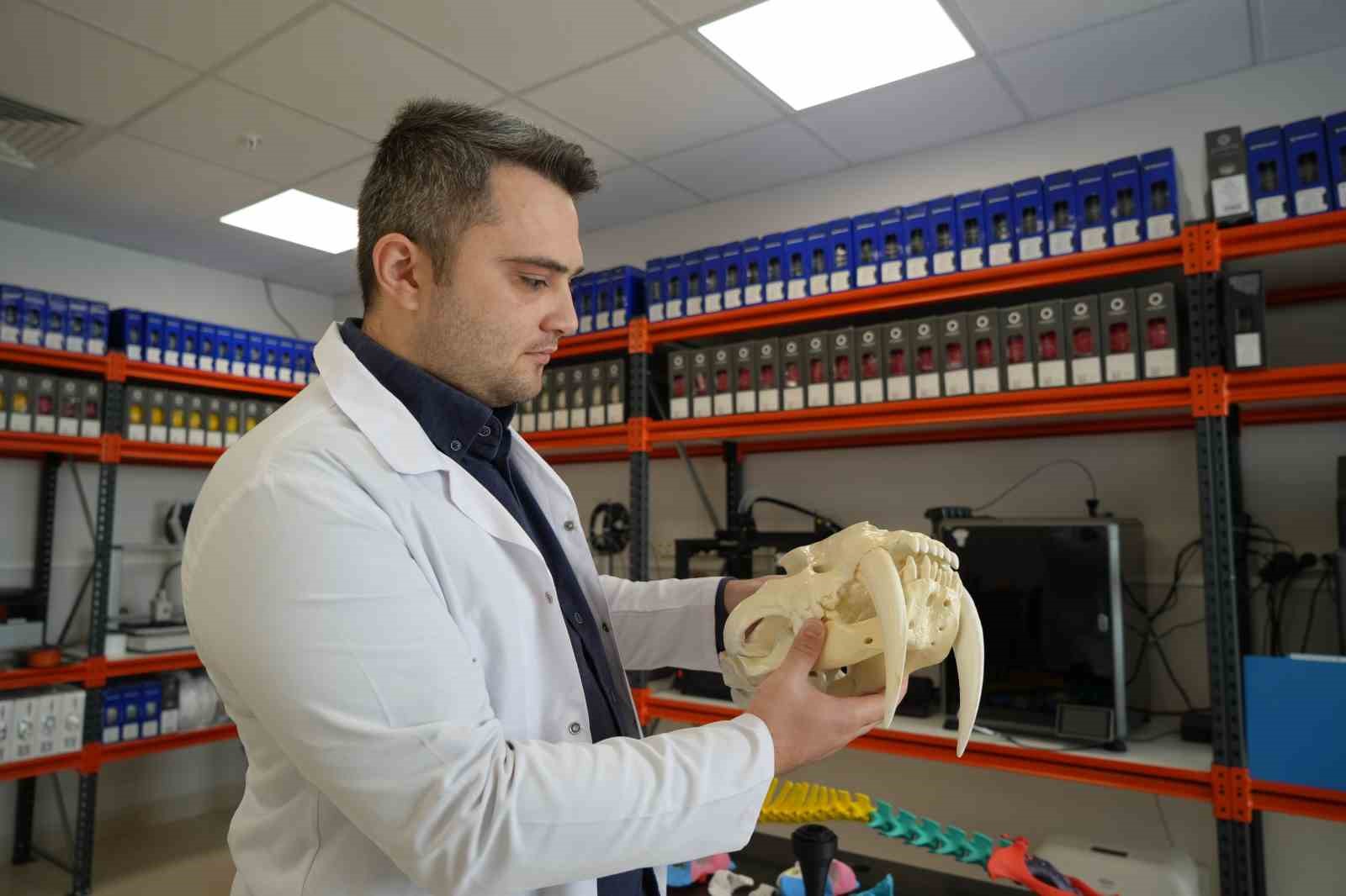OMÜ’de Hayvanların Anatomik Yapıları Üç Boyutlu Yazıcıyla Üretiliyor, Eğitimde Kullanılıyor