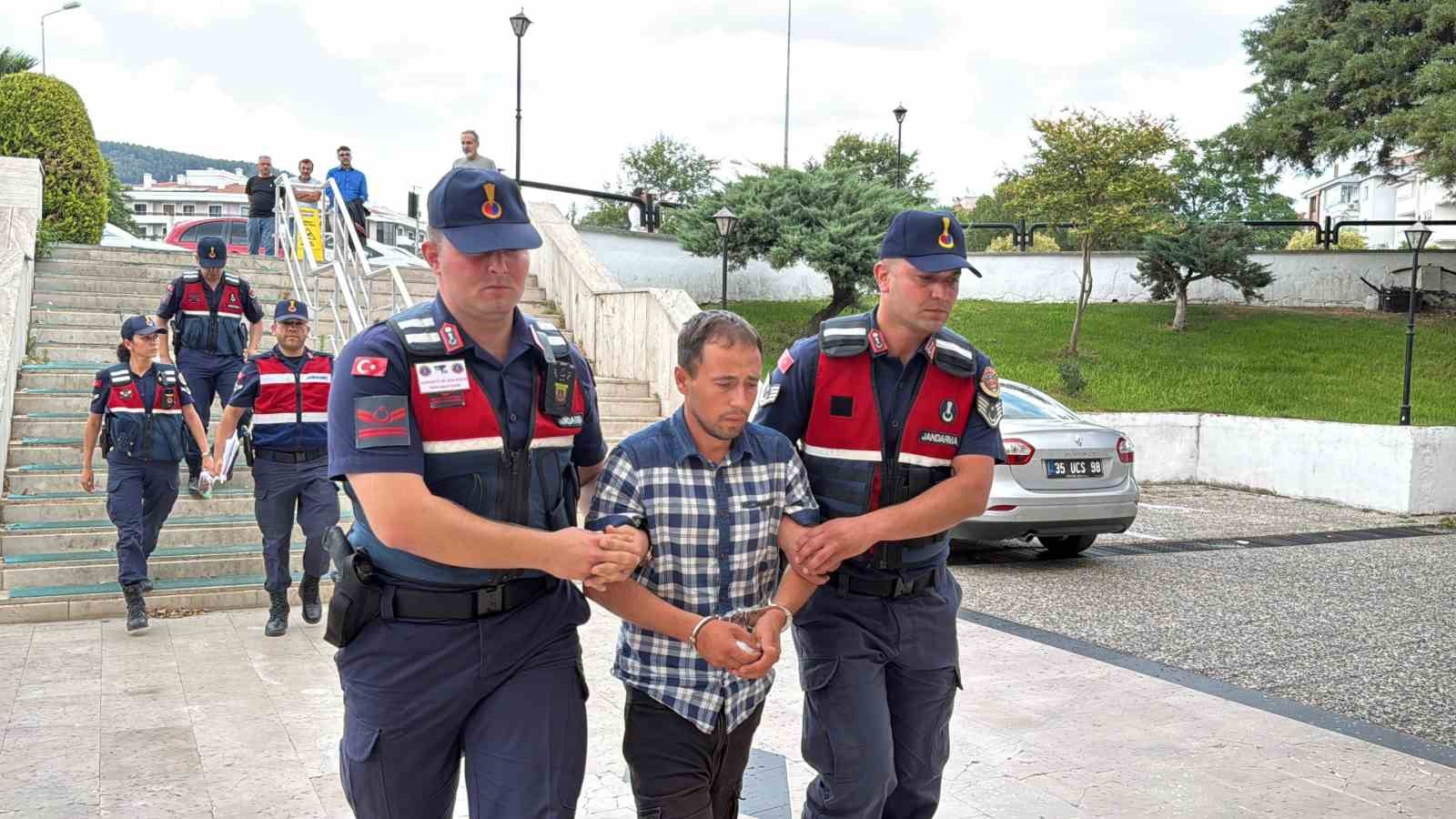 Menteşe'de akrabasını öldüren zanlı tutuklandı
