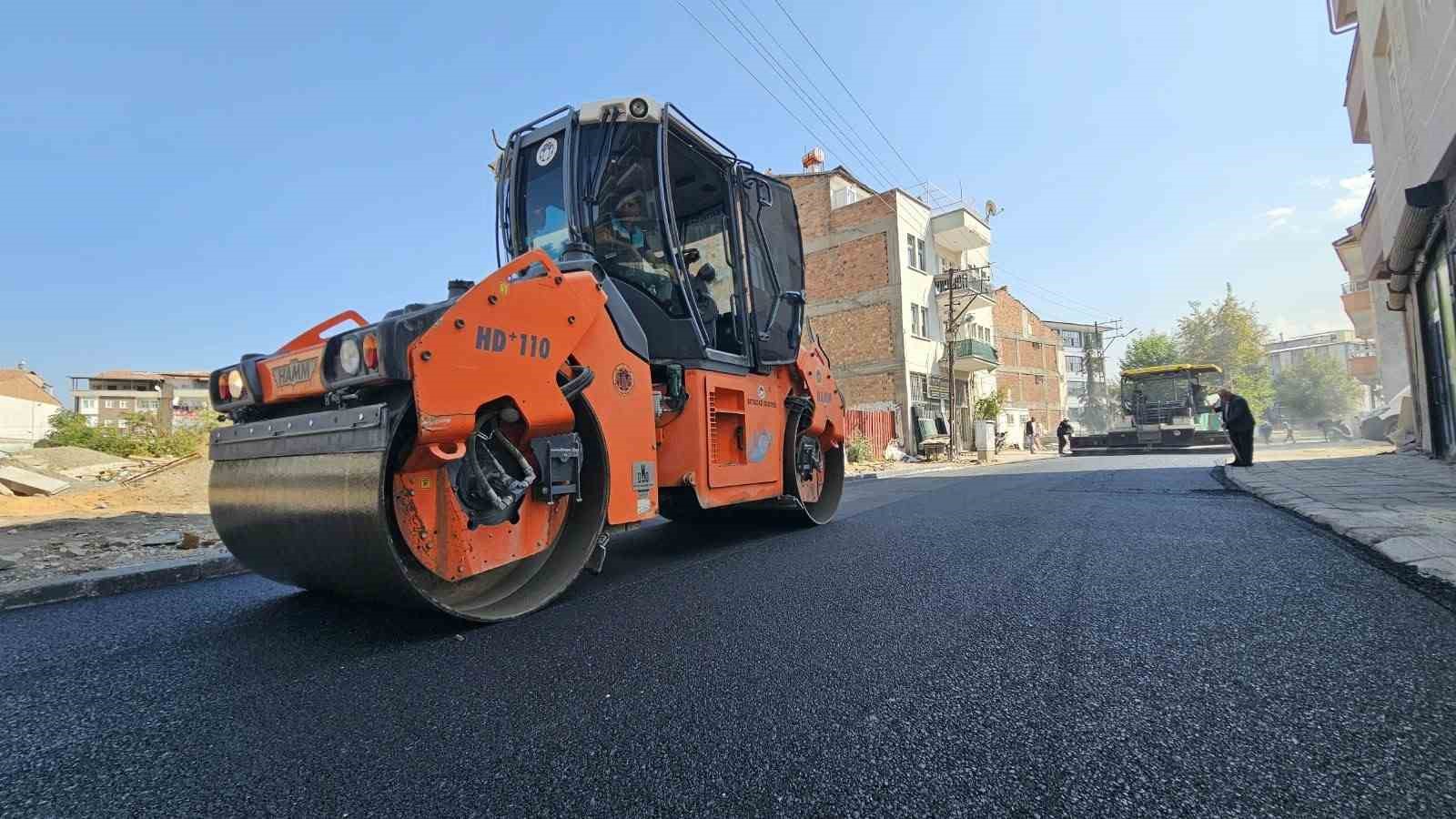 Battalgazi Belediyesi TOKİ konutlarının bağlantı yollarını asfaltladı