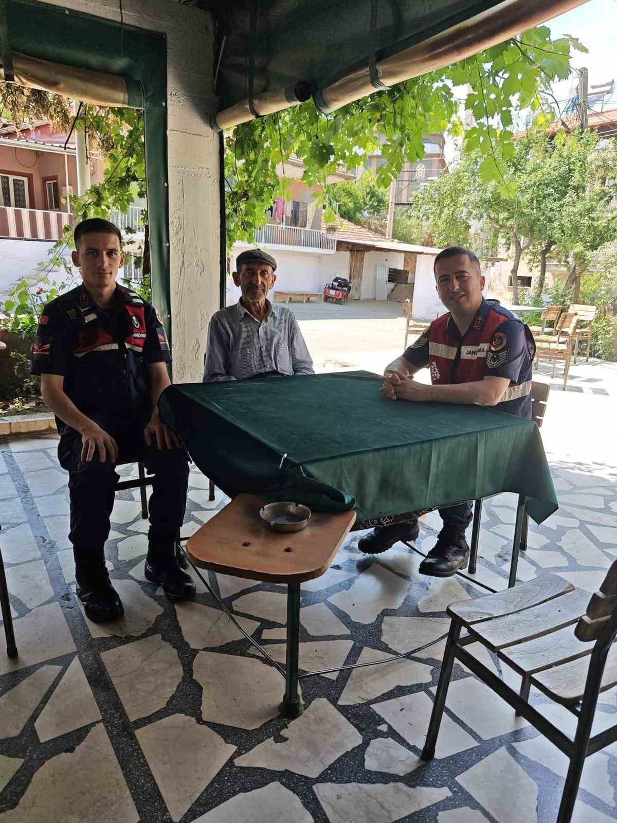 Jandarmadan şehit ailelerine vefa ziyareti