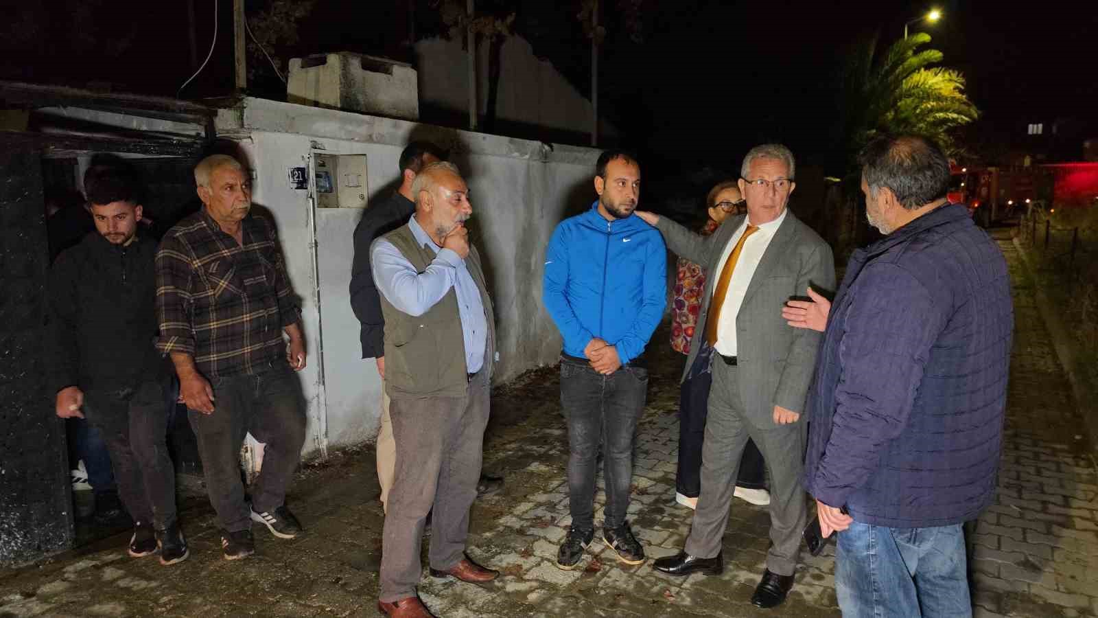 YANGINDA EV KÜL OLDU, 4 KİŞİLİK AİLE ZOR KURTULDU