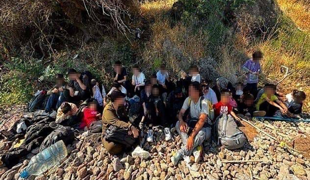 Çanakkale'de göçmen kaçakçılığı operasyonu: 1 organizatör ve 37 kaçak göçmen yakalandı