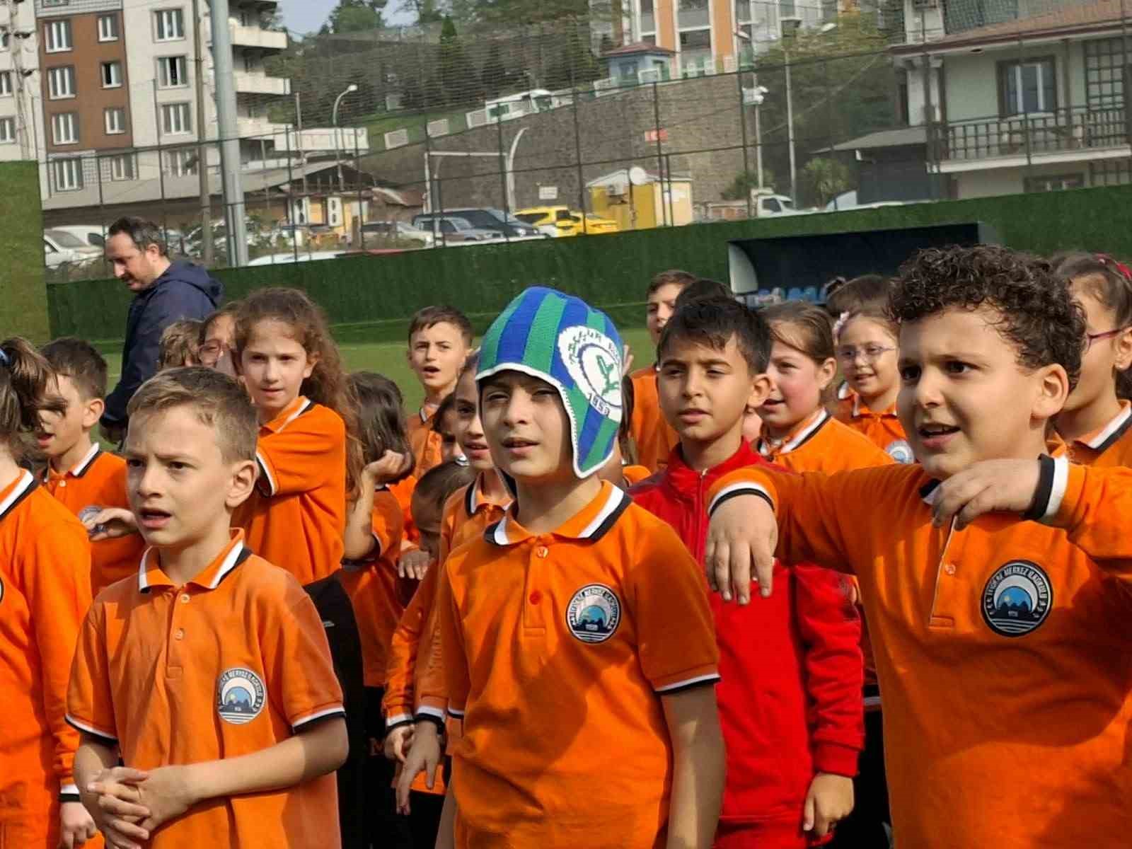 RİZE’NİN İYİDERE İLÇESİNDE, ANAOKULU VE İLKOKUL ÖĞRENCİLERİNE YÖNELİK 'GENÇLİK ŞÖLENİ' DÜZENLENDİ