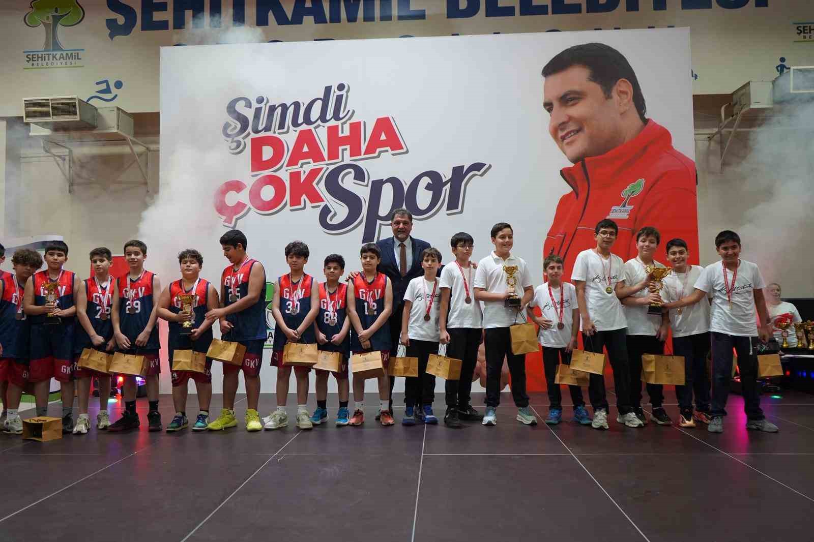 Şehitkamil’de 2. küme sportif müsabakaları coşkusu ödül töreniyle taçlandı