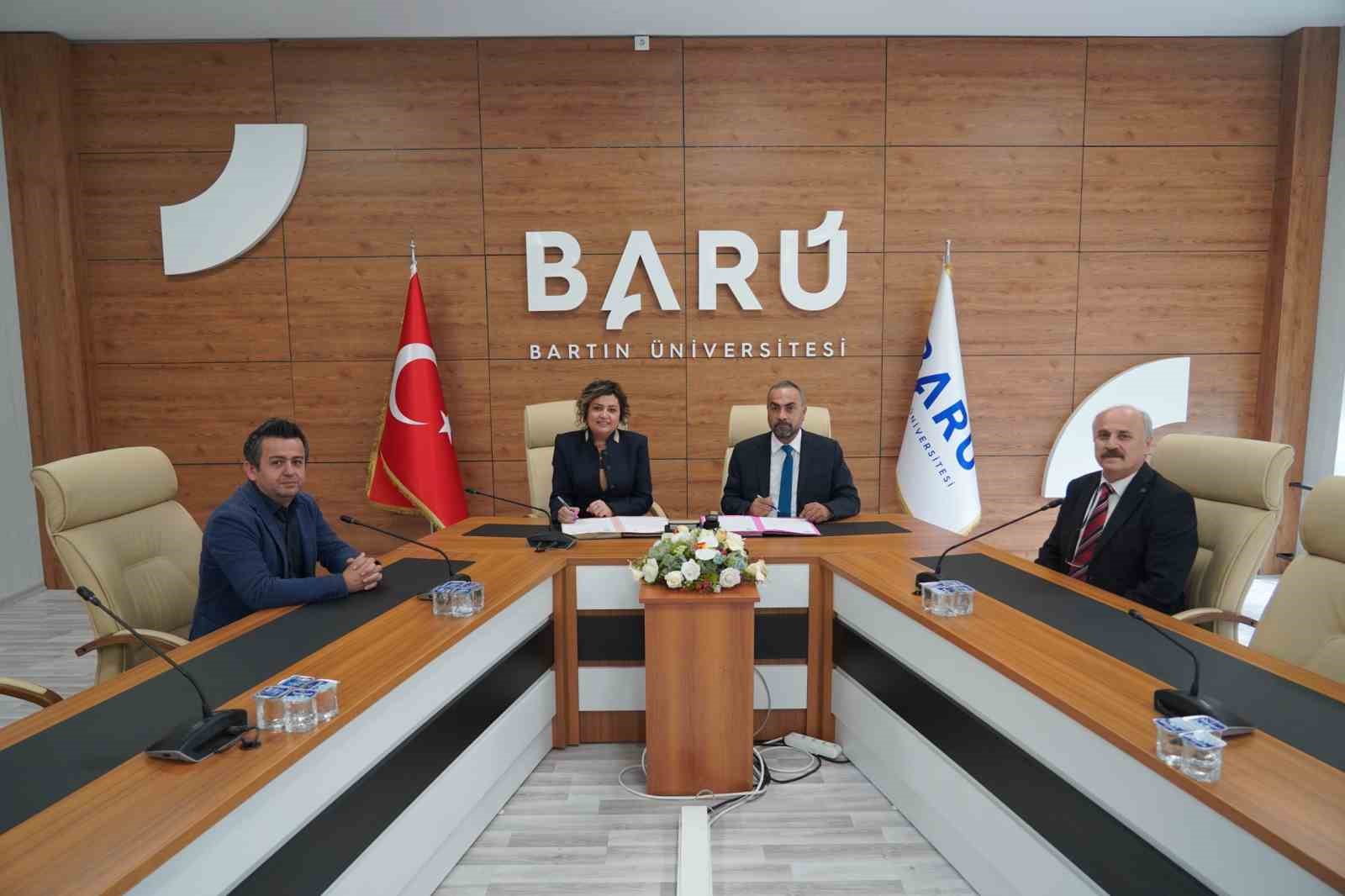 BARTIN ÜNİVERSİTESİ (BARÜ), ULUSLARARASI AKADEMİK İŞ BİRLİKLERİNİ GÜÇLENDİRME ÇALIŞMALARI KAPSAMINDA KOSOVA’DAKİ PRİZREN UKSHİN HOTİ ÜNİVERSİTESİ İLE İŞ BİRLİĞİ PROTOKOLÜ İMZALADI.