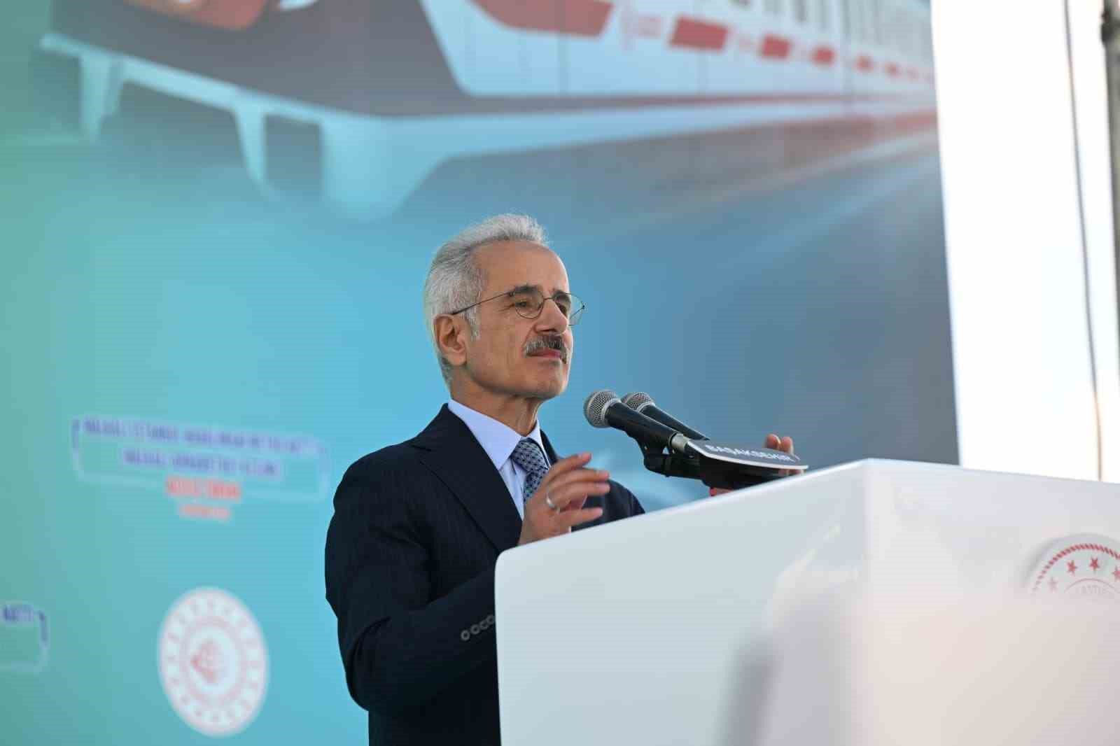 Bakan Uraloğlu: "Bakanlığımızca İstanbul’a kazandırılan toplam raylı sistem hattı uzunluğu 180 kilometreye ulaştı"