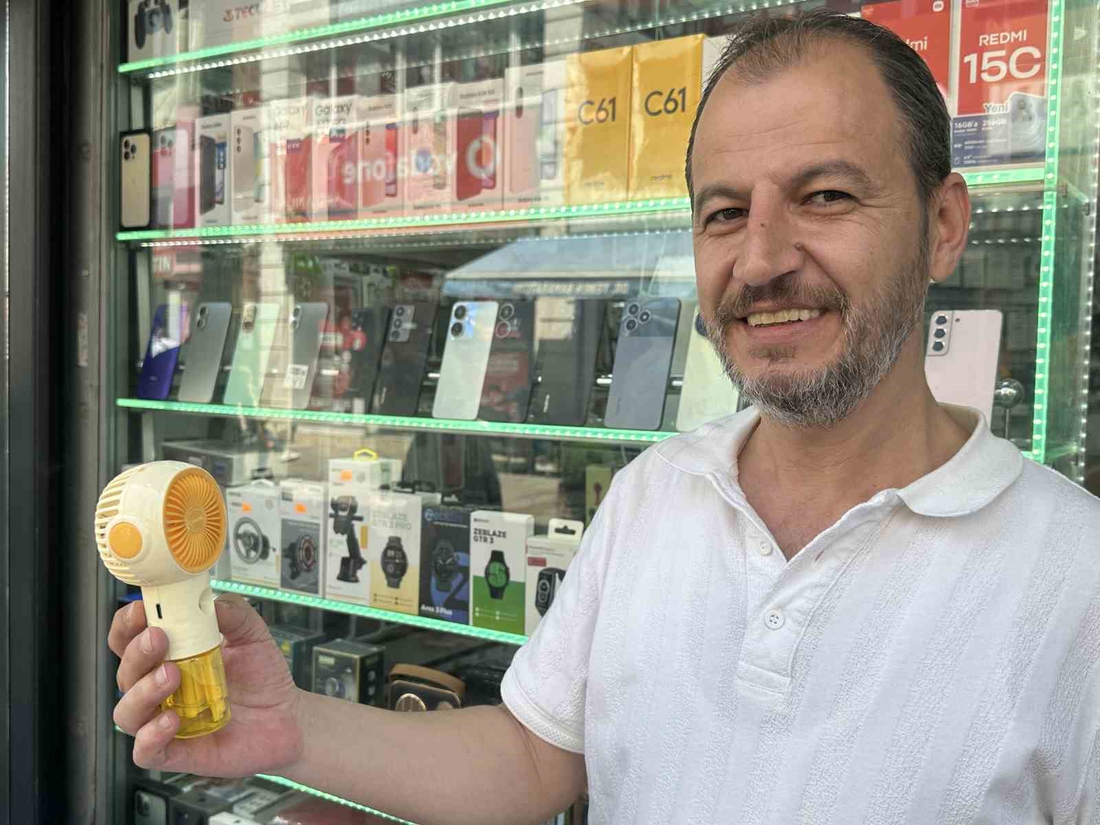 En ekonomik ve pratik serinleme aracı 'El pervanesi'