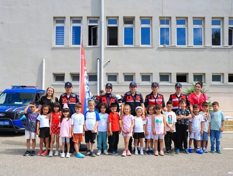Sinop jandarması minik misafirlerini ağırladı