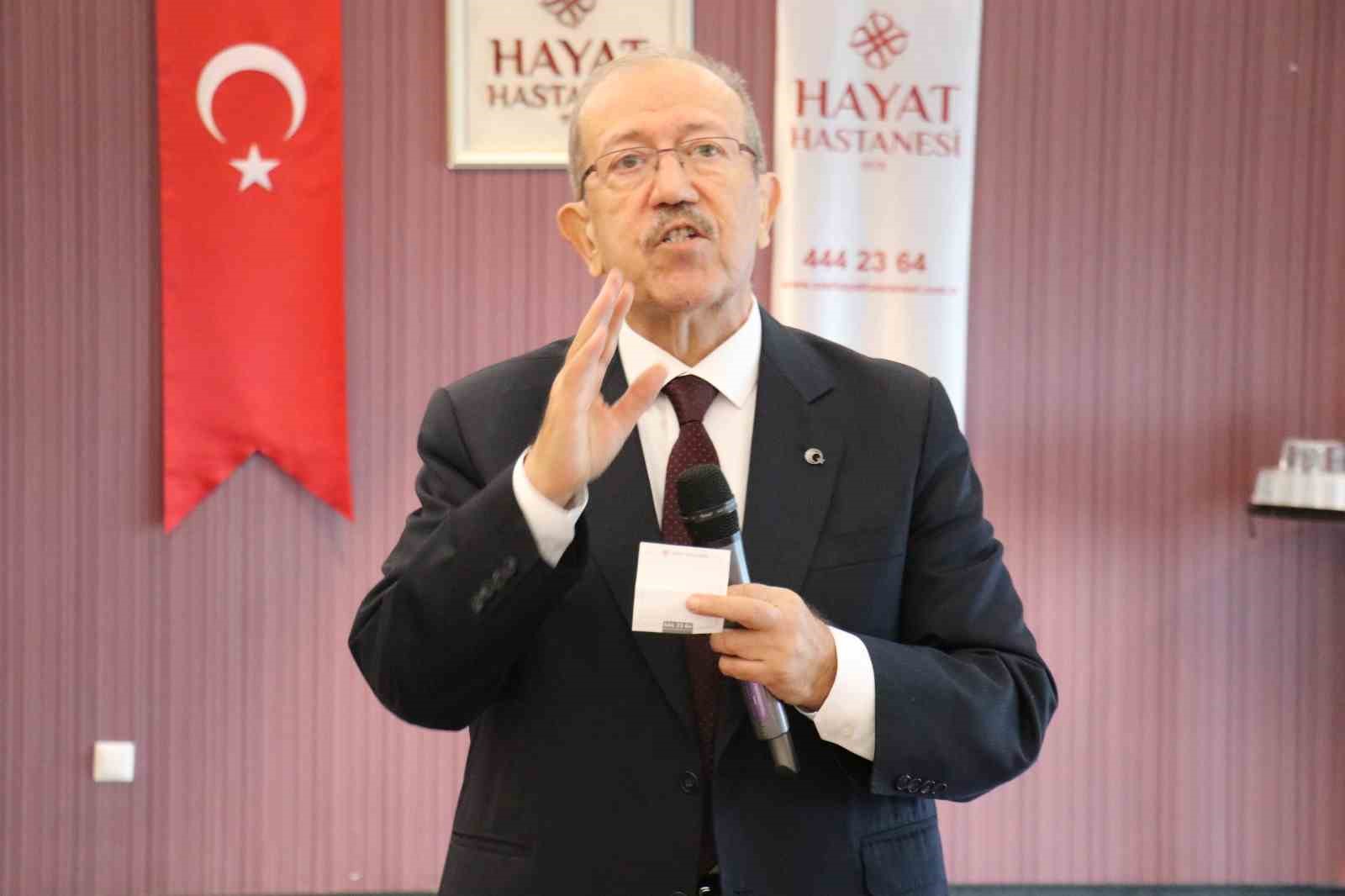 "MEME KANSERİ FARKINDALIK AYI" NEDENİYLE BURSA ÖZEL HAYAT HASTANESİ VE TOBB KADIN GİRİŞİMCİLER KURULU İŞ BİRLİĞİNDE BİR EĞİTİM SEMİNERİ DÜZENLENDİ. HASTANE KONFERANS SALONUNDA DÜZENLENEN SEMİNERDE, OP. DR. SERVET YETGİN KATILIMCILARLA MEME KANSERİNDE ERKEN TEŞHİSİN ÖNEMİ VE TEDAVİ YOLLARIYLA İLGİLİ BİLGİLER PAYLAŞTI.