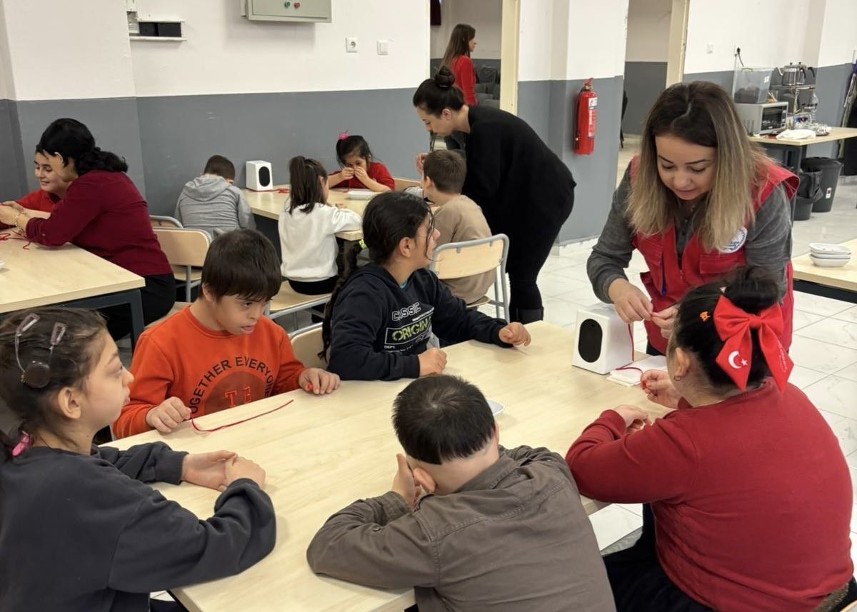 Gençlik ve Spor İl Müdürlüğü'nden otizmli çocuklara anlamlı ziyaret