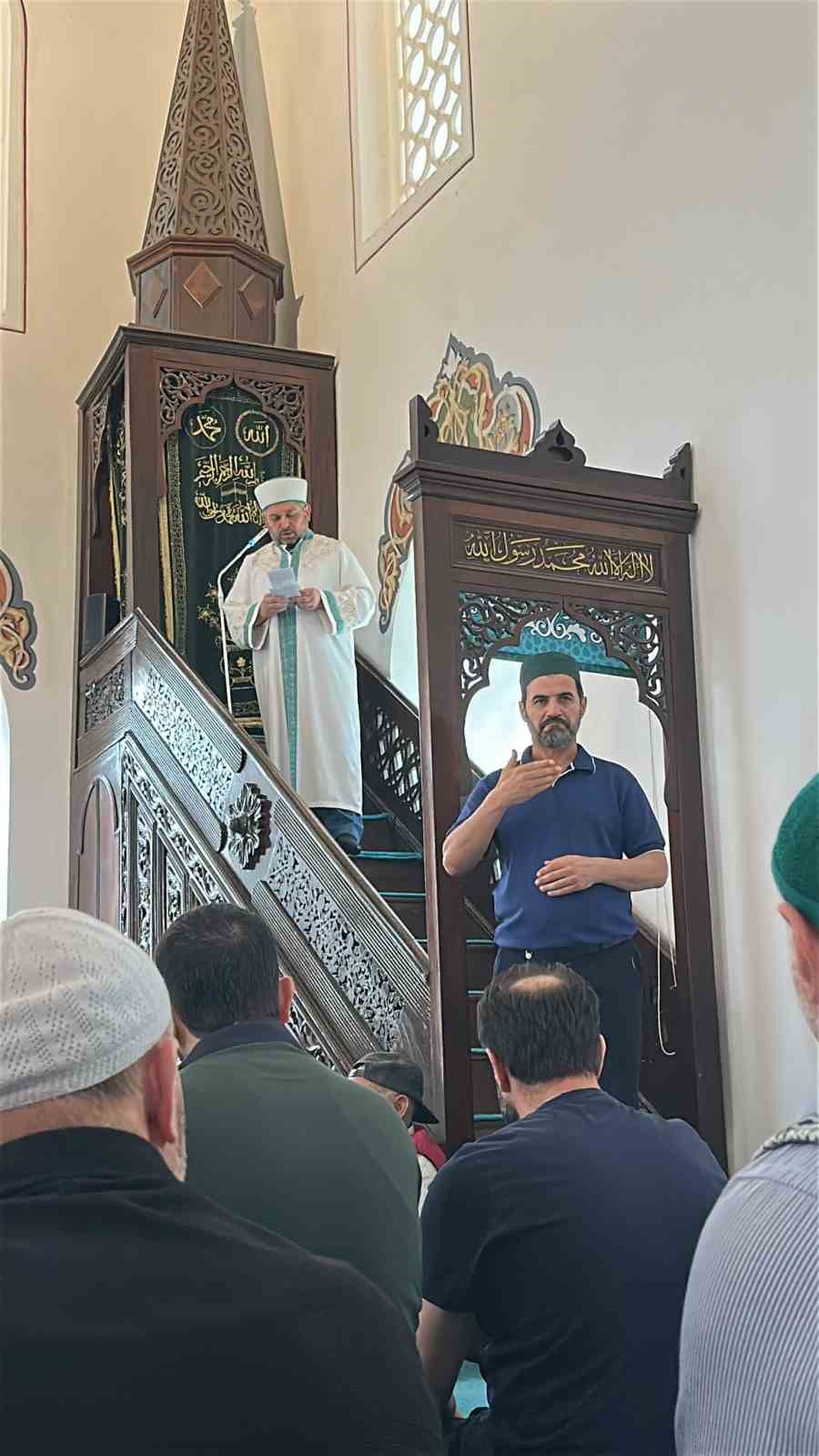 Cuma hutbesine işaret dili desteği