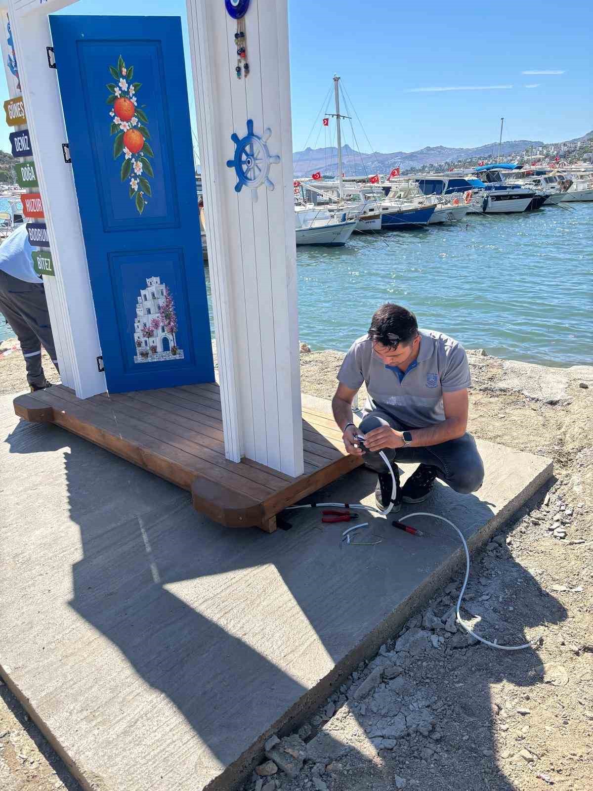 BODRUM’DA BELEDİYE EKİPLERİ MAHALLE MAHALLE SAHADA