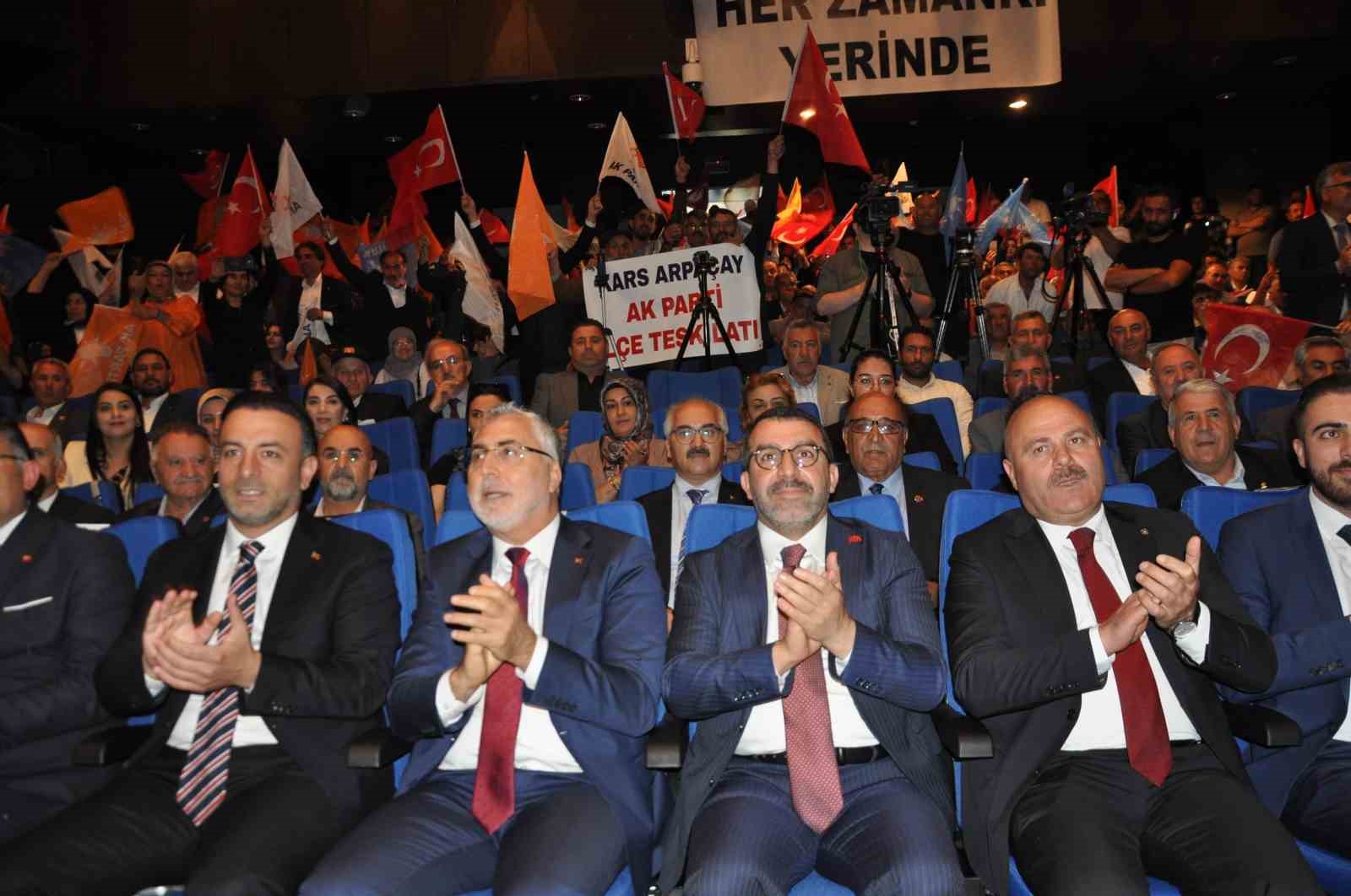 Bakan Işıkhan: "Türkiye her alanda küresel bir aktör haline geldi"