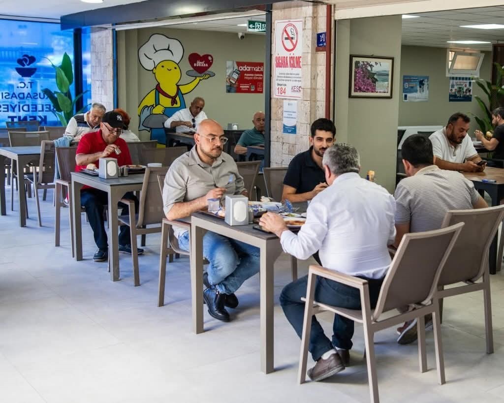 Kuşadası Kent Lokantası'nda 2 ayda 8 bin 852 kişiye yemek hizmeti