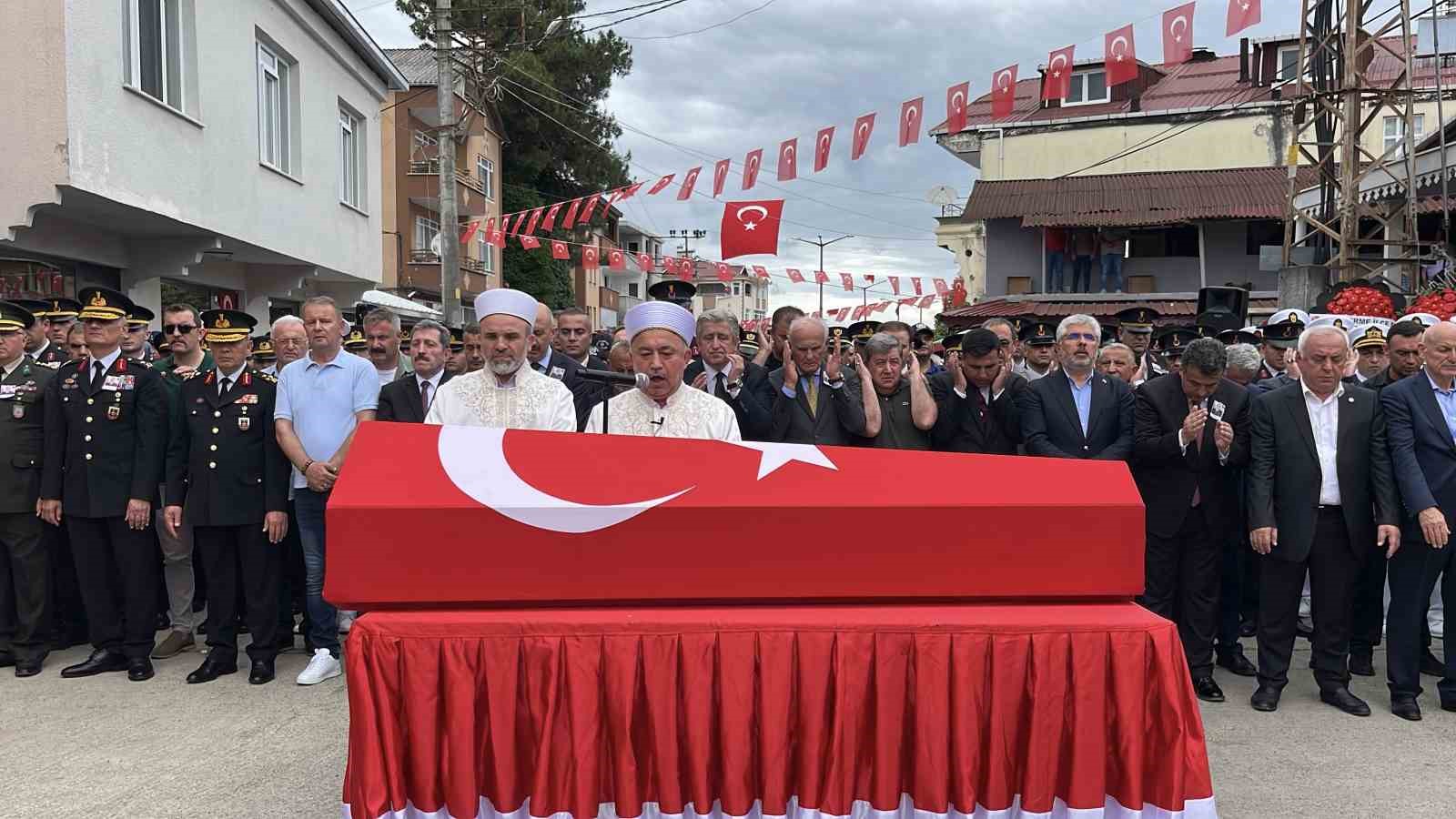 Eskişehir'de şehit olan uzman çavuş Samsun'da toprağa verildi
