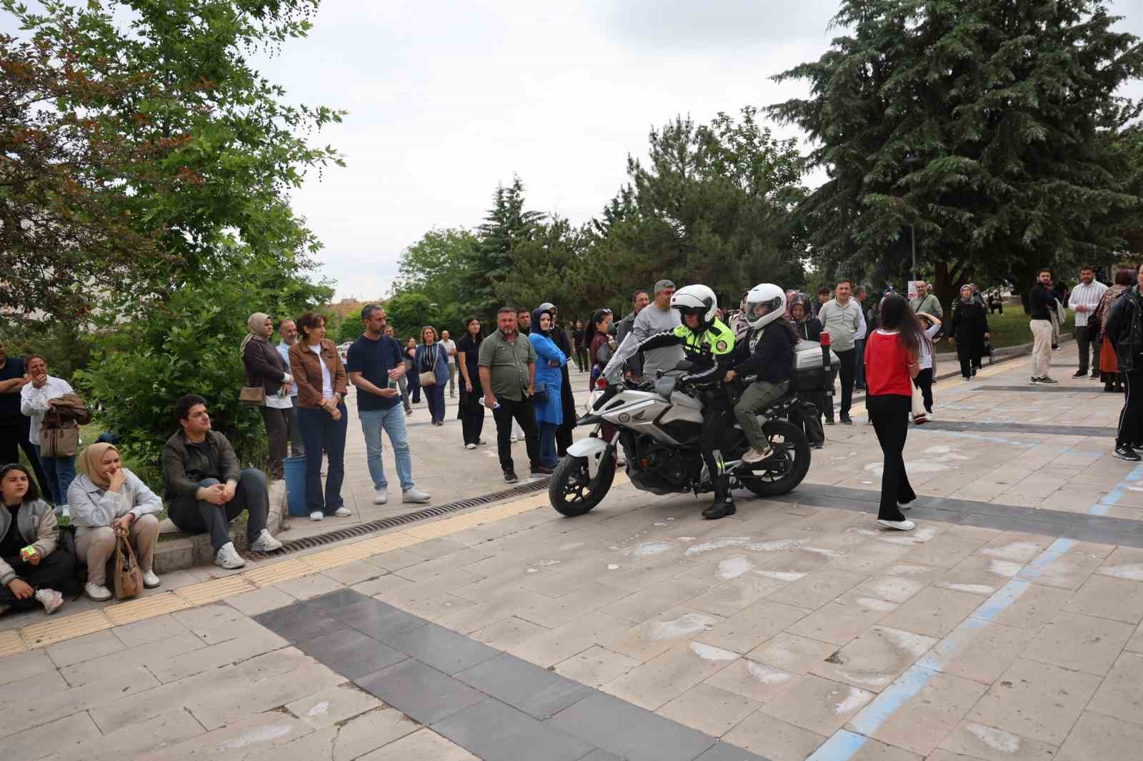 Nevşehir Emniyeti YKS’de 11 öğrencinin yardımına koştu