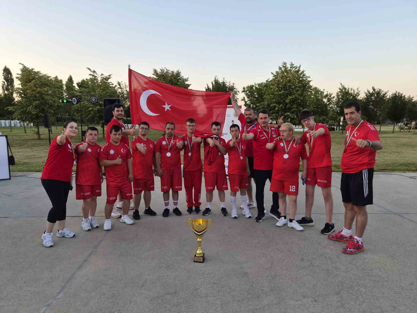 Down Sendromlu Basketbol Milli Takımı, dünya ikincisi oldu