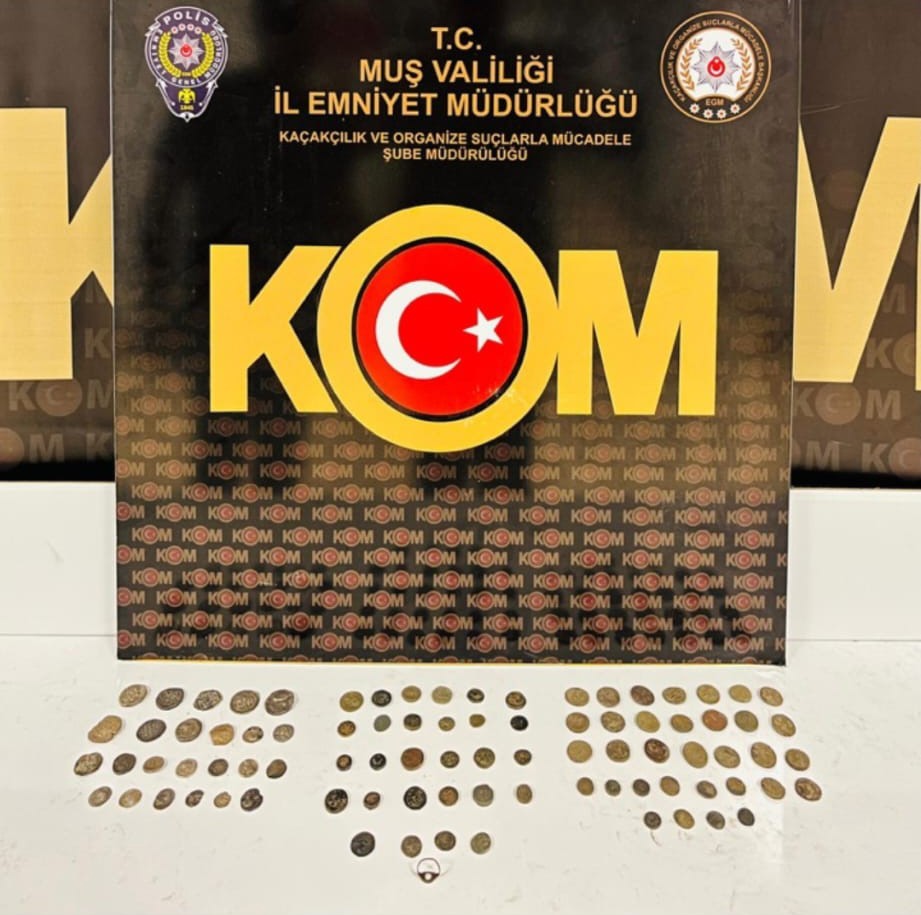 Muş'ta tarihi eser operasyonu: 86 parça tarihi obje ele geçirildi