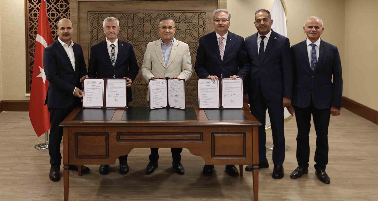 LGS'de başarı gösteren öğrencilere Şahinbey'den eğitim desteği