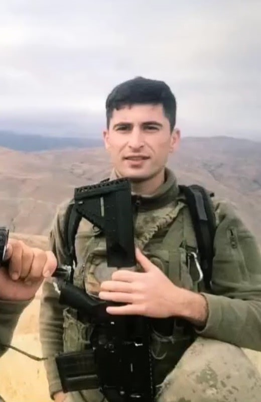 HAKKARİ’DE ŞEHİT DÜŞEN JANDARMA PİYADE SÖZLEŞMELİ ER YUSUF SAİT ÜNLÜ’NÜN ŞEHADET HABERİ, MEMLEKETİ ÇİNE ALTINOVA MAHALLESİNDEKİ AİLESİNE ULAŞTIRILDI. ACI HABER, ALTINOVA MAHALLESİ’Nİ VE TÜM TÜM AYDIN'I YASA BOĞDU.
