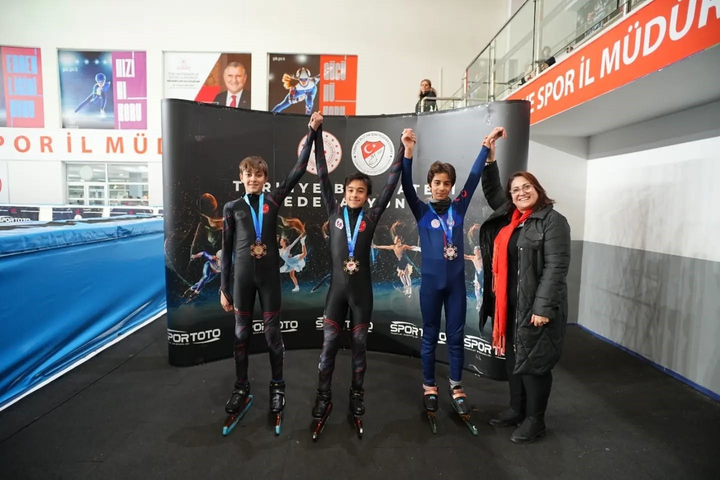 ERZURUM'DA DEVAM EDEN SHORT TRACK FEDERASYON KUPASI 1 YARIŞMASI 2. GÜNÜ SONA ERDİ.