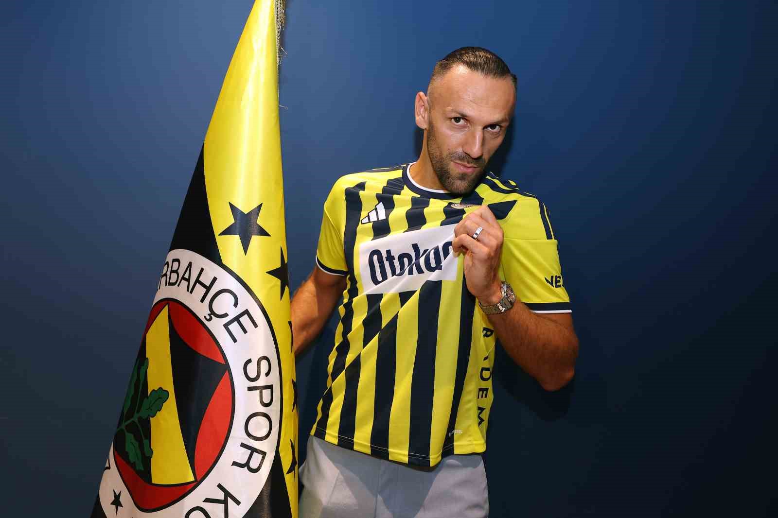 Fenerbahçe, Vedat Muriqi ile 3 yıllık sözleşme imzaladı