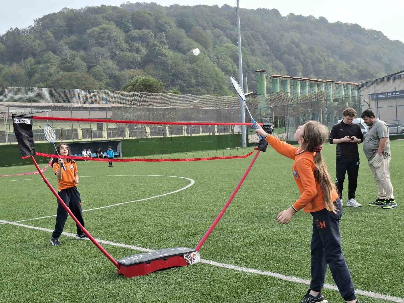 RİZE’NİN İYİDERE İLÇESİNDE, ANAOKULU VE İLKOKUL ÖĞRENCİLERİNE YÖNELİK 'GENÇLİK ŞÖLENİ' DÜZENLENDİ