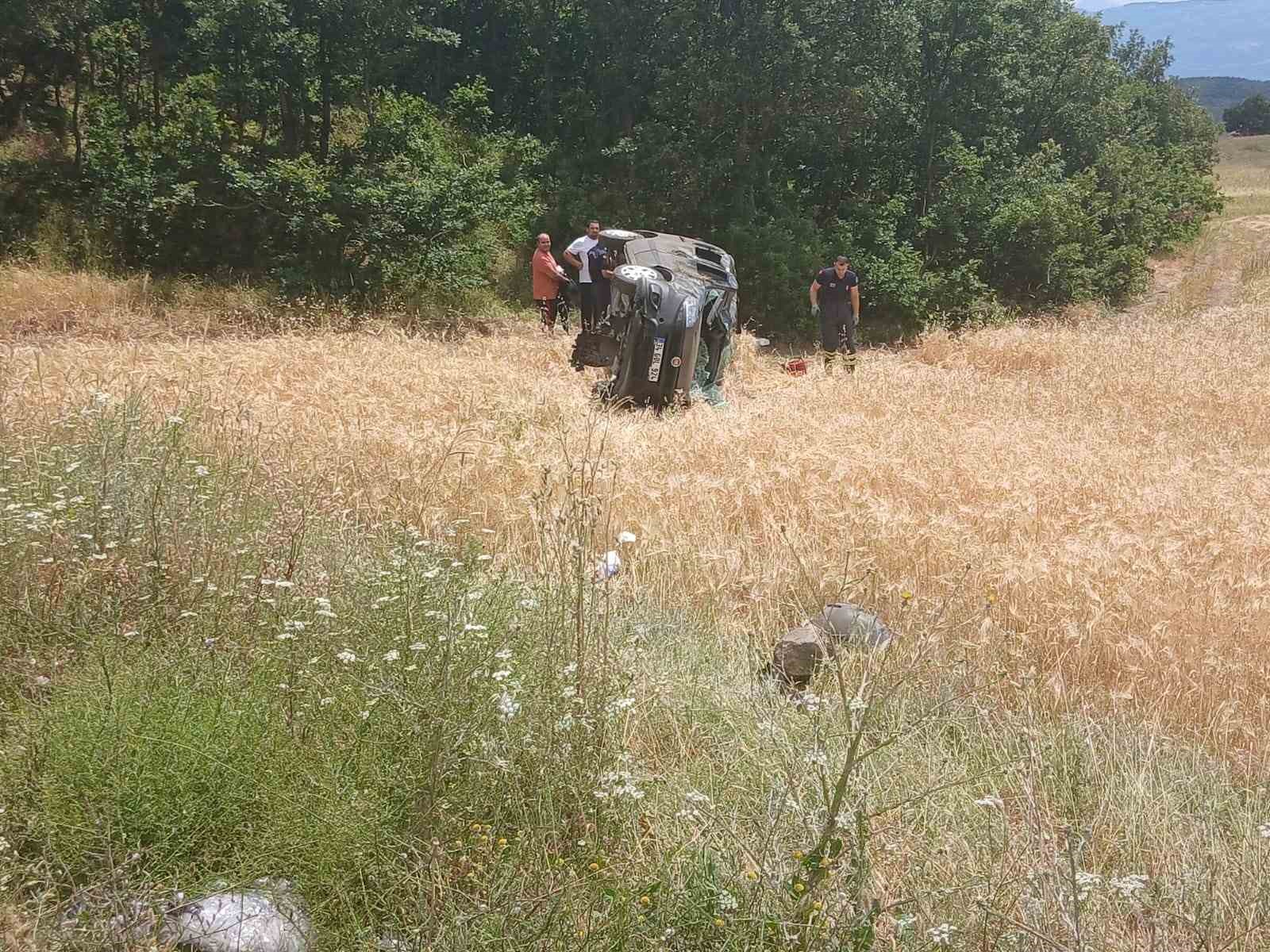 Tokat'ta kontrolden çıkan hafif ticari araç takla attı: 5 yaralı