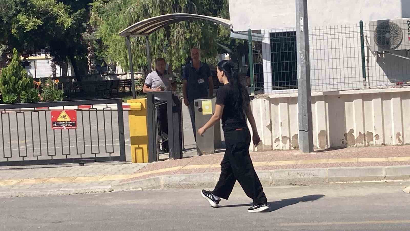 Mersin’de YKS heyecanı: Sınava saniyelerle yetiştiler