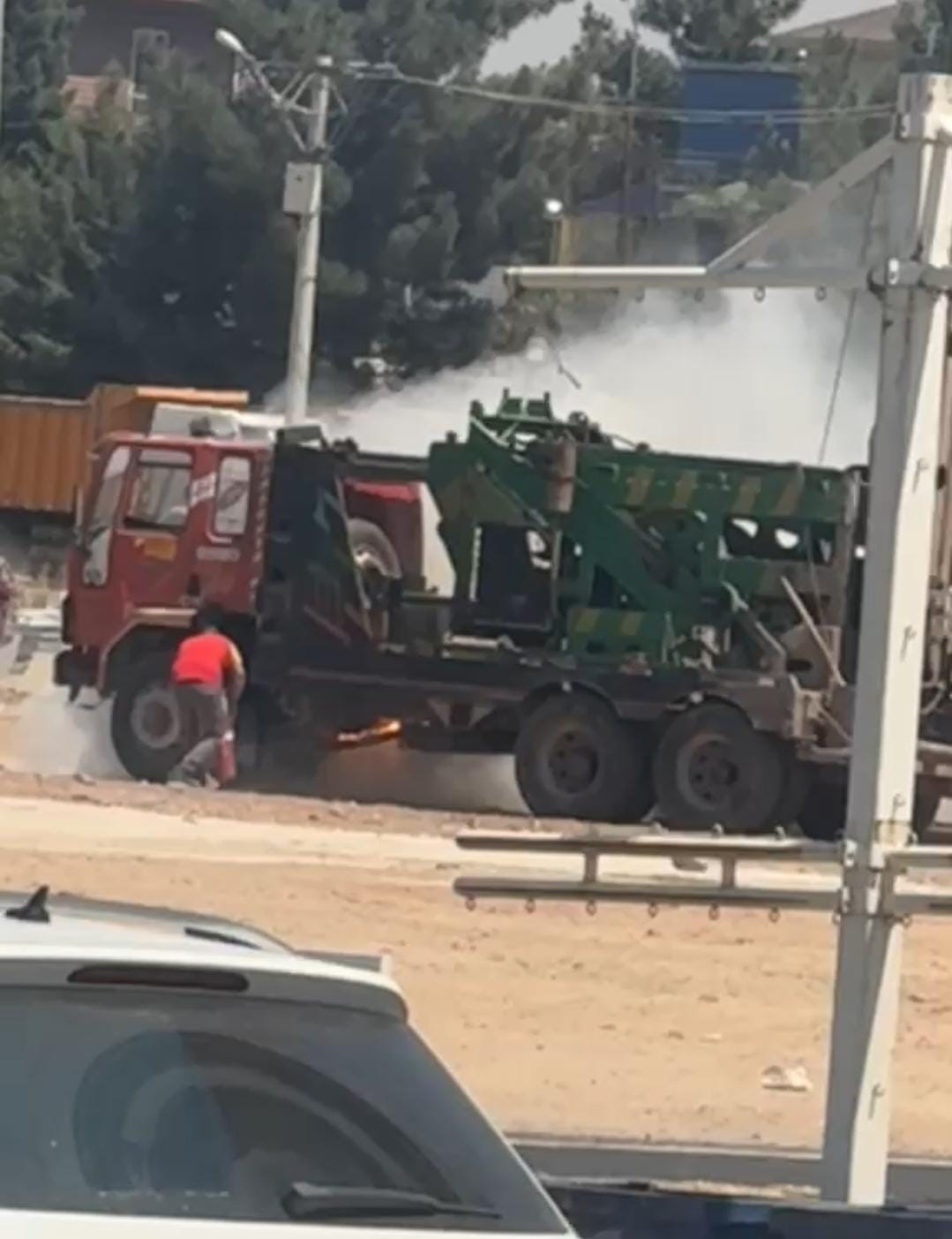 Viranşehir’de korkutan araç yangını