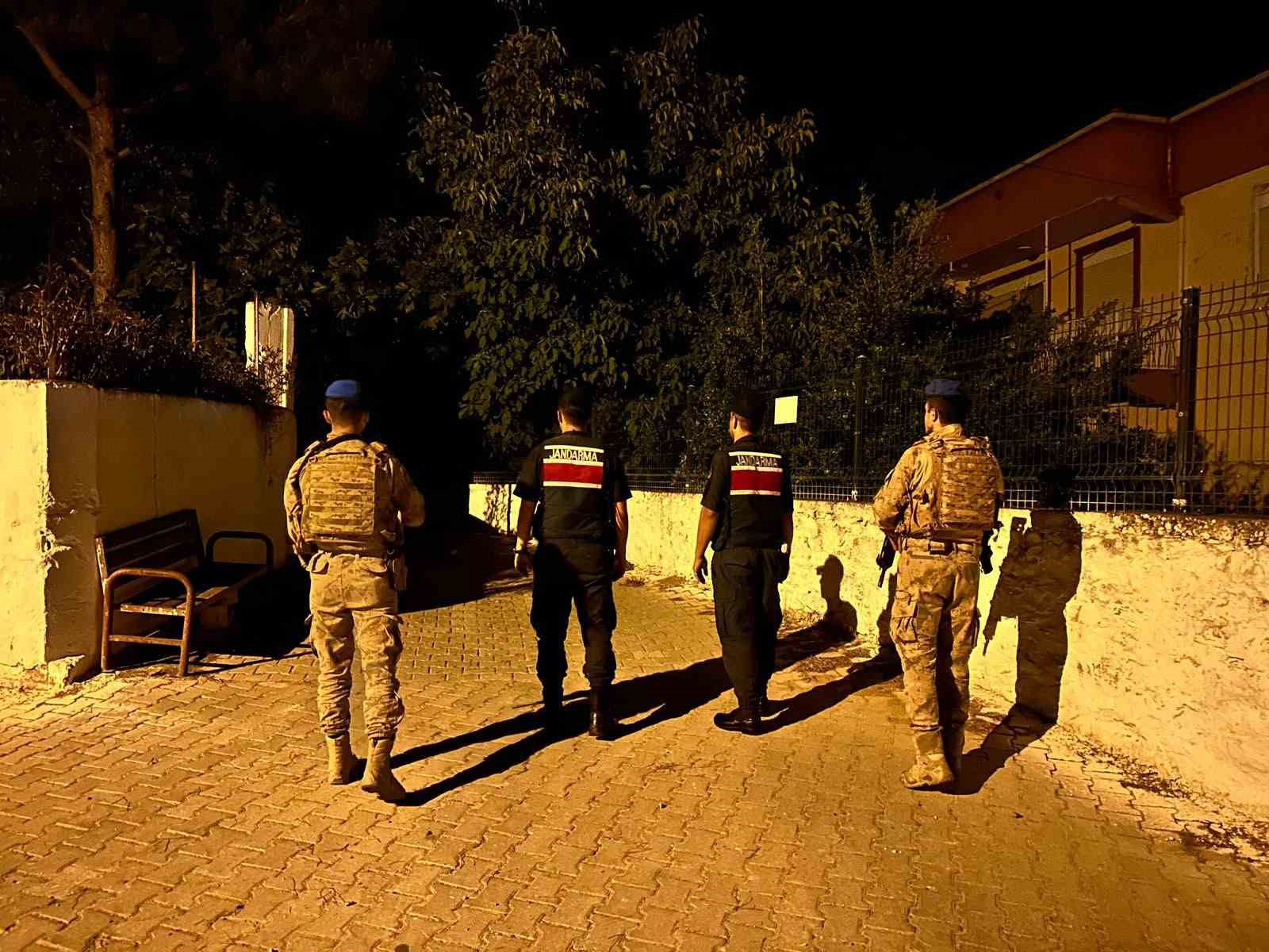Bozdoğan'da jandarmadan gece boyu yangın ve hırsızlık denetimi