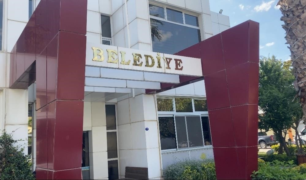 Seferihisar Belediyesine ‘rüşvet’ operasyonunda Başkan Yardımcısı Pehlivan dahil 5 tutuklama