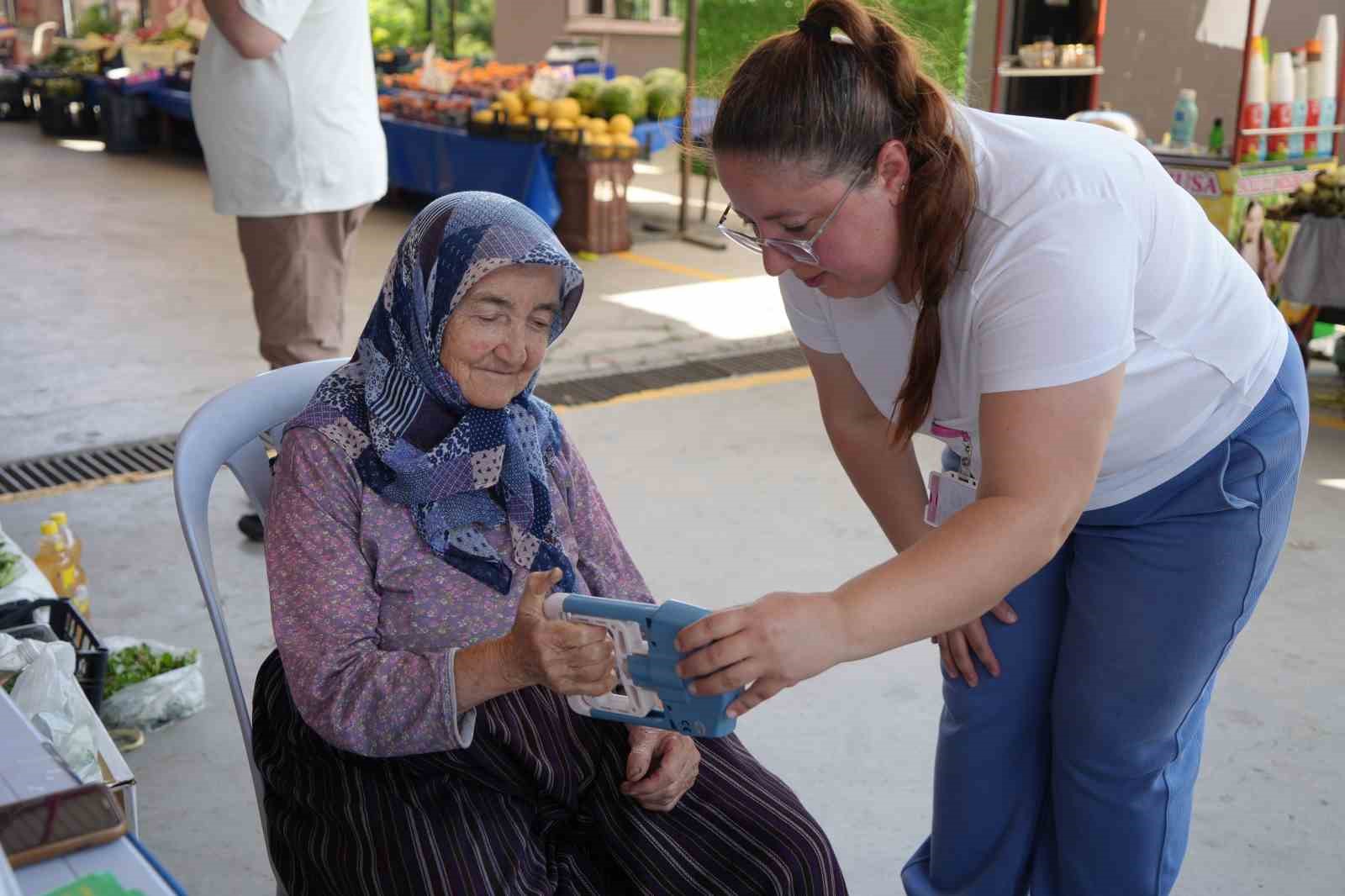 Yaşları 70'i aştı ama testleri zorlanmadan geçtiler