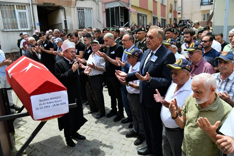 Kıbrıs Gazisi İbrahim Bahçeli son yolculuğuna uğurlandı